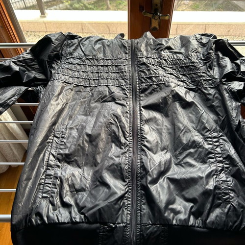 Nike waterproof and windproof black jacket large like new
