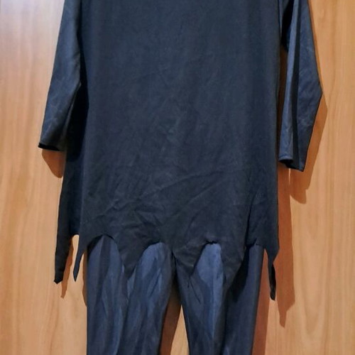 Batman children's costume like new with cape, mask, and belt