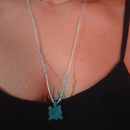 Turtle macrame necklace like new, turquoise
