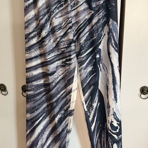 Set M long cover up and pants like new with amazing patterns