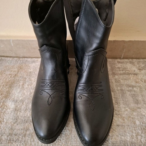 Black women's ankle boots new, size 38, cowboy style