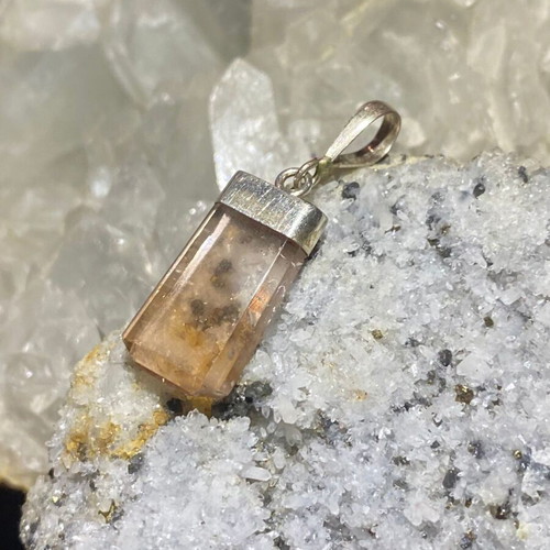 Silver Pendant with Natural Topaz new, beige