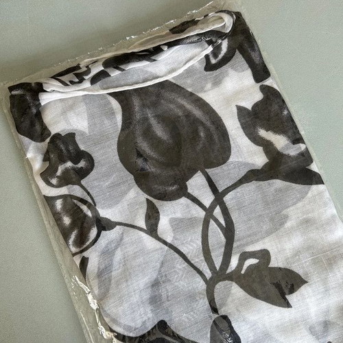 Women's scarf new, white and black
