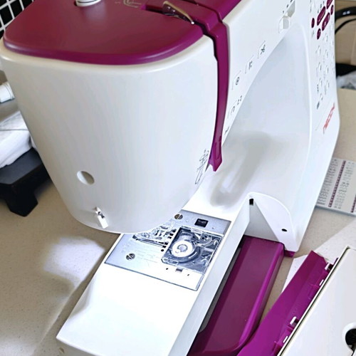 Necchi NC-204D electronic sewing machine like new