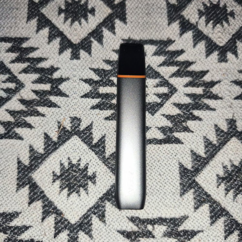 VEEV ONE electronic cigarette like new, fully functional