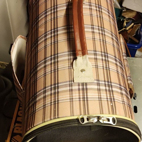 Pet carrier basket used, fabric with zipper and pocket