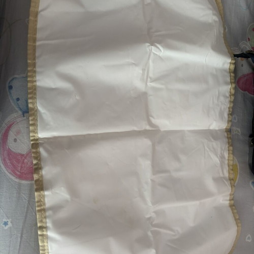 Le Queen diaper bag with changing mat and insulated bottle pockets
