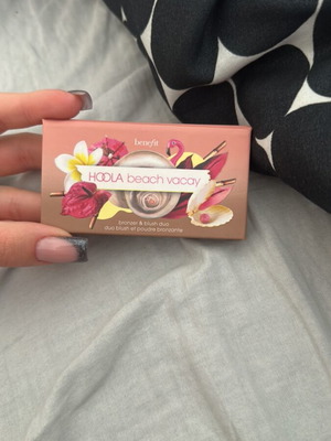 Benefit Hoola Beach Vacay bronzer and blush palette like new