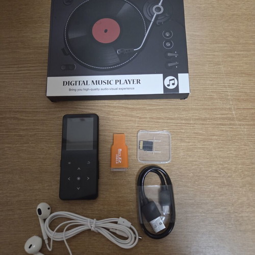 Digital MP3/MP4 Player set new with accessories