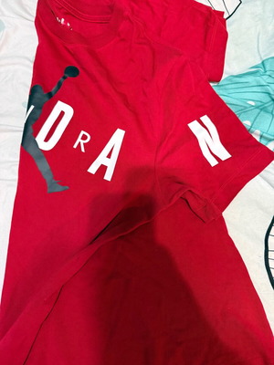 Jordan red t-shirt size M like new
