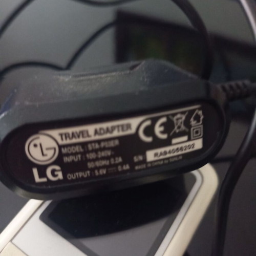 Κινητό LG μεταχειρισμένο, συλλεκτικό, σε πολύ καλή κατάσταση