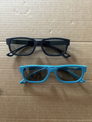 LG Cinema 3D glasses set of 2, black and blue