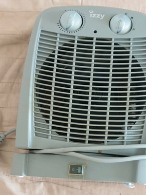 Izzy F10 Floor Bathroom Fan Heater 2000W Gray like new