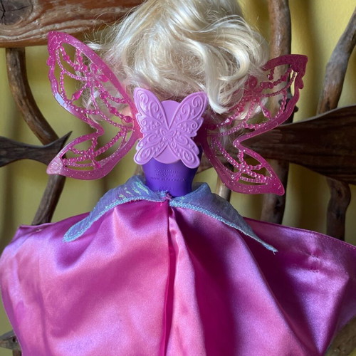 Barbie Mariposa doll like new with crown