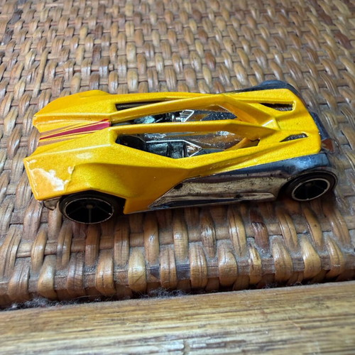 Split Vision Hot Wheels 2007 diecast car toy used