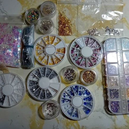 Nail art pigments and glitters used, various colors