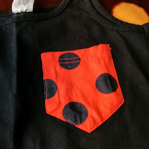 Summer pajamas like new, size large, black and red