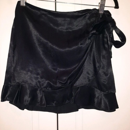 Bershka women's satin mini skirt like new, black, size S