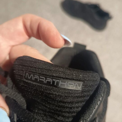 Unisex Marathon Athletic Shoes like new, size 39, black