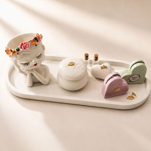 Gypsum home decoration set like new