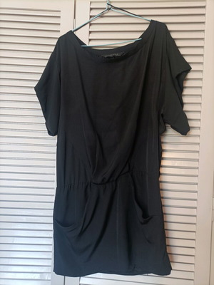Zara black blouse used with pockets, size L
