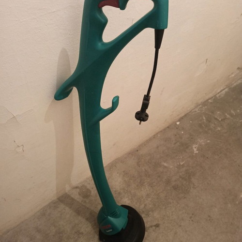 Bosch electric string trimmer used without spool