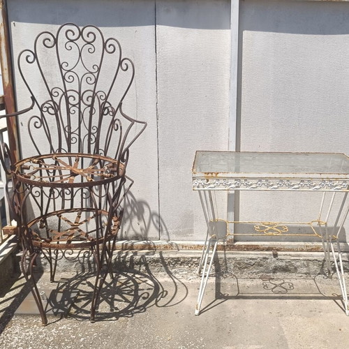 Fer Forgé garden set used, 2 armchairs and table with glass top