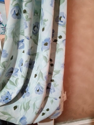 Deal of the day!!! Double-width fabric with floral patterns, in soft shades of green and purple