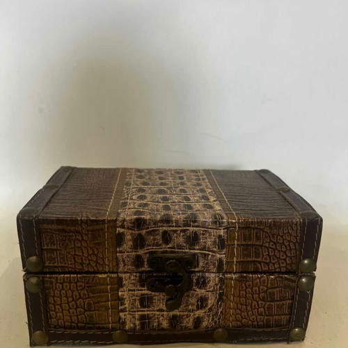 Decorative storage box used, synthetic leather 8.5x10.5