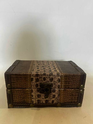 Decorative storage box used, synthetic leather 8.5x10.5
