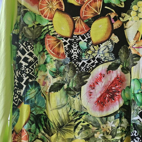 Colorful blouse with long sleeves, like new