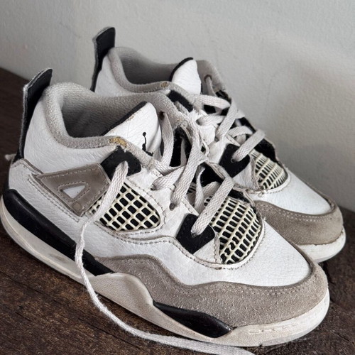 Air Jordan 4 Retro kids size 27 used, black and white