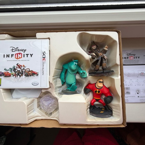 Nintendo 3DS Disney Infinity Starter Pack like new