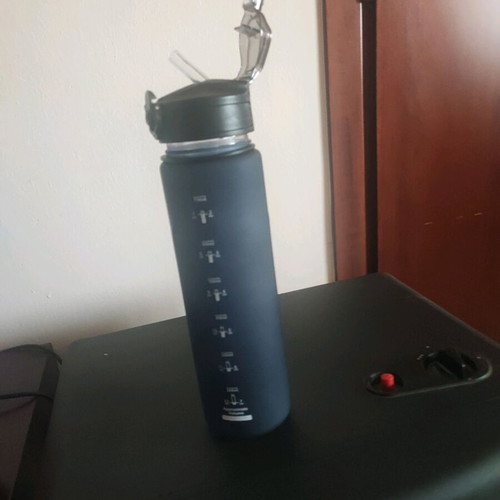 BottHealth 750ml water bottle new with straw and time markings