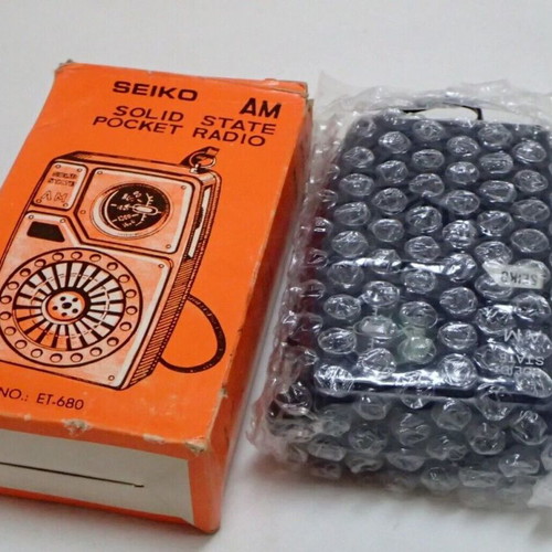Seiko AM Solid State Pocket Radio model ET-680 new, black