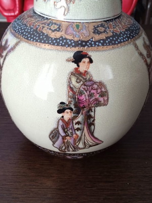 Satsuma vase used, height 20cm, width 15cm