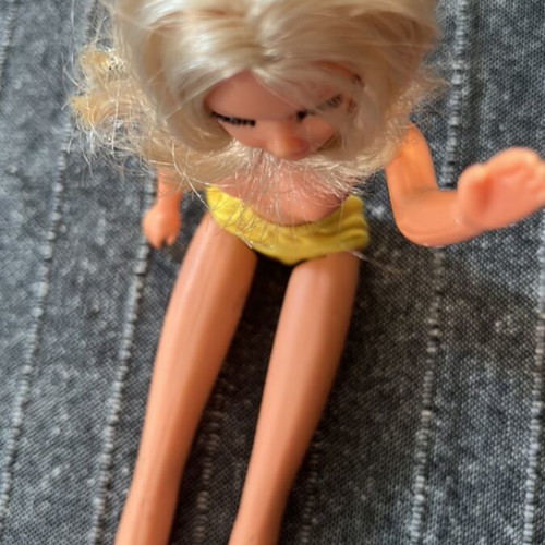 Barbie Twist and Turn 1983 like new with 3 clothing sets, hat and shoes