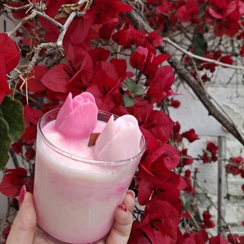 Soy Candle Handmade with Tulips 250g New