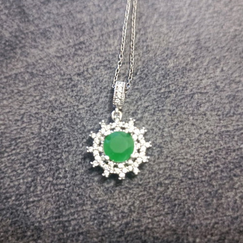 Silver necklace 925 with green stone new