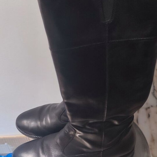 Tamaris leather boots size 40 like new, black