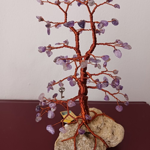 Tree with varnished copper wire and amethyst crystals new