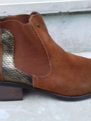 Μποτάκια Bella μεταχειρισμένα, δερμάτινα σουέτ καφέ, νούμερο 38, χαμηλά