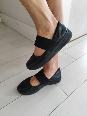 Μπαλαρίνες Fitflop δερμάτινες λουστρίνι νούμερο 36,5 σαν καινούργιο, μαύρες