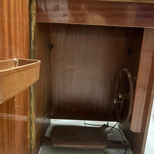 Ideal sewing machine used with cabinet, Italian made