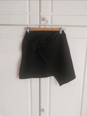 Regalinas S/M Mini Black Skirt New