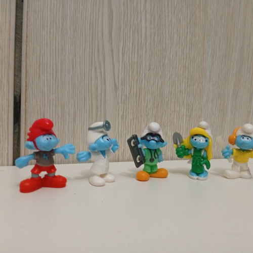 Kinder Surprise Joy Smurf figures set used