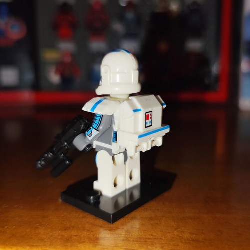 Echo Clone Force 99 minifigure like new with accessories