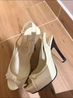 Ash leather sandals used, size 38, white