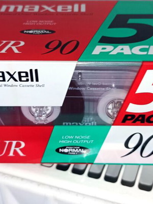 Maxell UR 90 касети нови, комплект от 5 запечатани