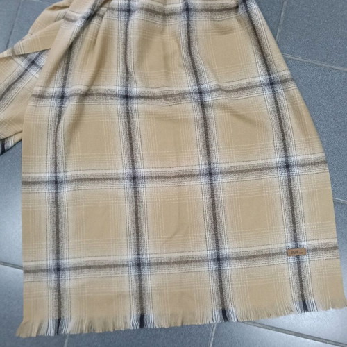 Checked pashmina like new, beige